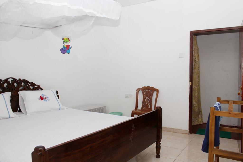 Senith Guest House Mirissa Exterior photo