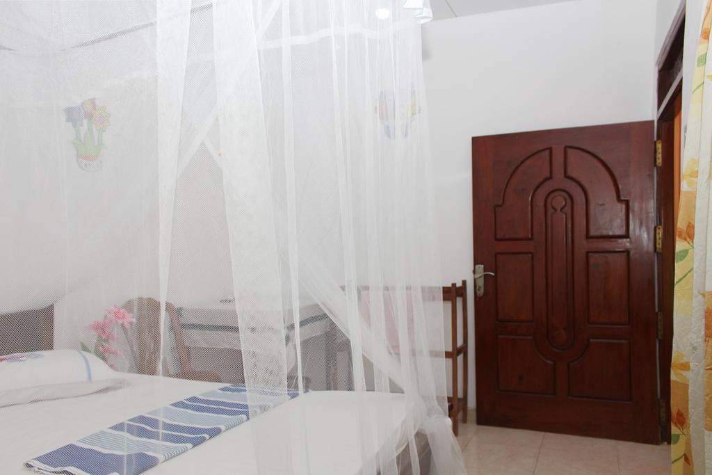 Senith Guest House Mirissa Exterior photo